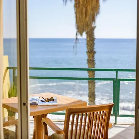 Apartment Cosy With Sea View And Pool