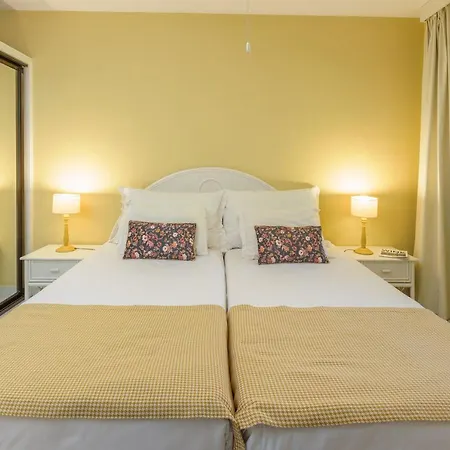 Cosy With Sea View And Pool Funchal (Madeira)