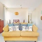 Cosy With Sea View And Pool フンシャル